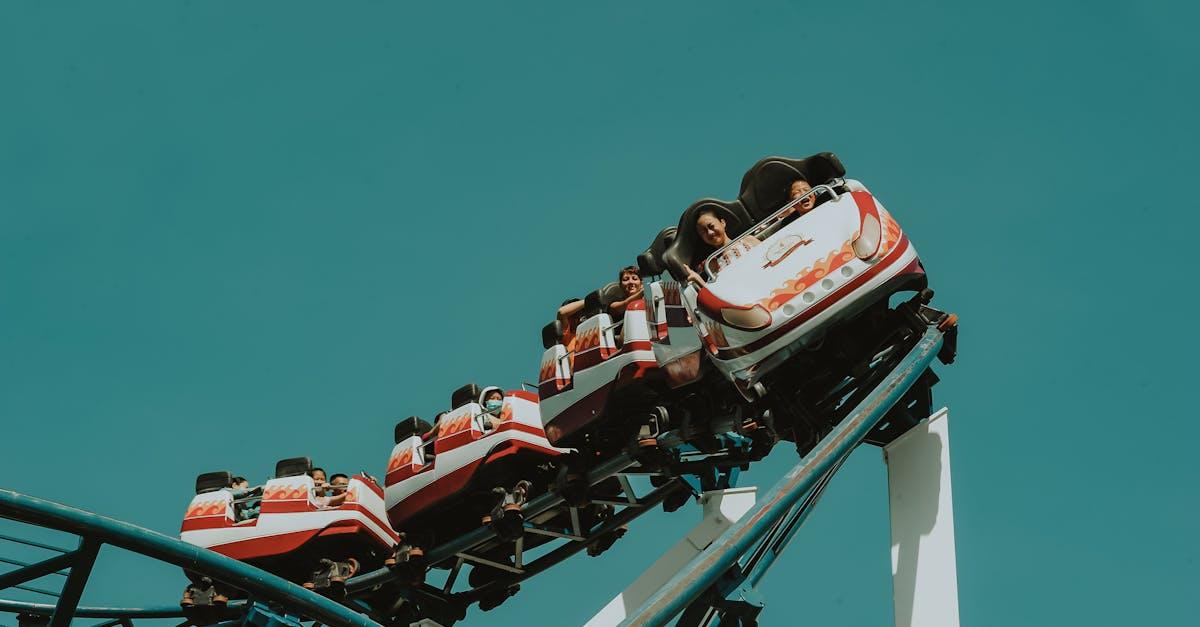 découvrez des attractions fascinantes qui éveillent vos sens et vous transportent dans des univers uniques. que ce soit des parcs d'attractions, des monuments historiques ou des paysages naturels époustouflants, vivez des expériences inoubliables qui captivent l'imagination et créent des souvenirs mémorables.