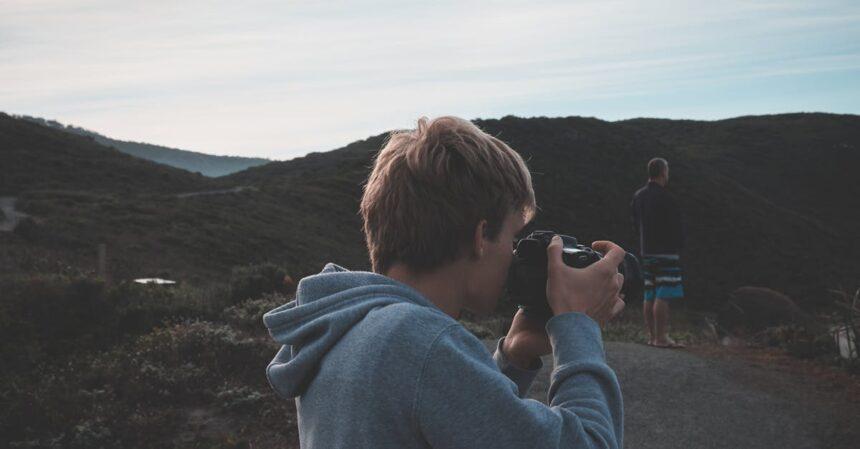 découvrez 'captivate', une œuvre fascinante qui explore l'art de capturer l'attention et d'engager votre audience. plongez dans des récits inspirants et des stratégies infaillibles pour charmer et séduire, que ce soit dans votre vie professionnelle ou personnelle.