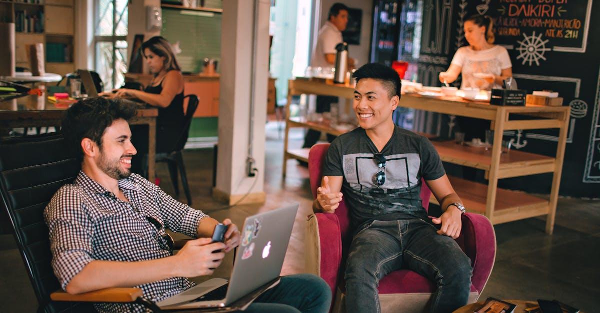 découvrez l'art de la communication efficace : techniques, conseils et stratégies pour améliorer vos échanges personnels et professionnels. apprenez à exprimer vos idées clairement et à écouter activement pour renforcer vos relations.