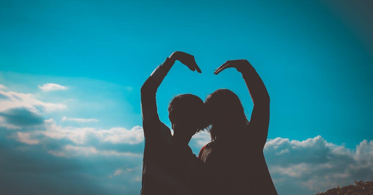 découvrez les clés d'une relation épanouissante : communication, confiance et respect mutuel. apprenez à renforcer vos liens et à construire une connexion authentique avec votre partenaire.