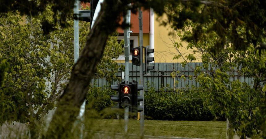 découvrez notre article sur les signaux : une exploration approfondie des différents types de signaux dans la communication, les technologies et la vie quotidienne. apprenez comment ils influencent nos interactions et transmettent des informations essentielles.