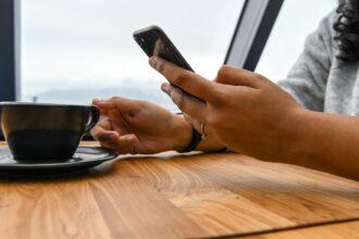 découvrez l’art du texting : astuces, conseils et bonnes pratiques pour communiquer efficacement par message. apprenez à rédiger des messages clairs et engageants pour rester connecté avec vos proches et collègues.