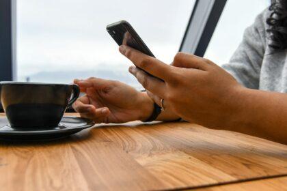 découvrez l’art du texting : astuces, conseils et bonnes pratiques pour communiquer efficacement par message. apprenez à rédiger des messages clairs et engageants pour rester connecté avec vos proches et collègues.