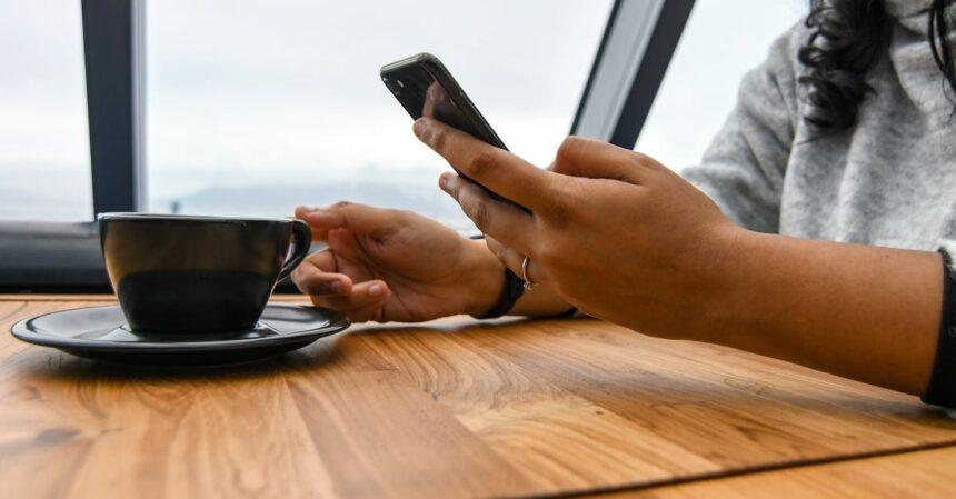 découvrez l’art du texting : astuces, conseils et bonnes pratiques pour communiquer efficacement par message. apprenez à rédiger des messages clairs et engageants pour rester connecté avec vos proches et collègues.