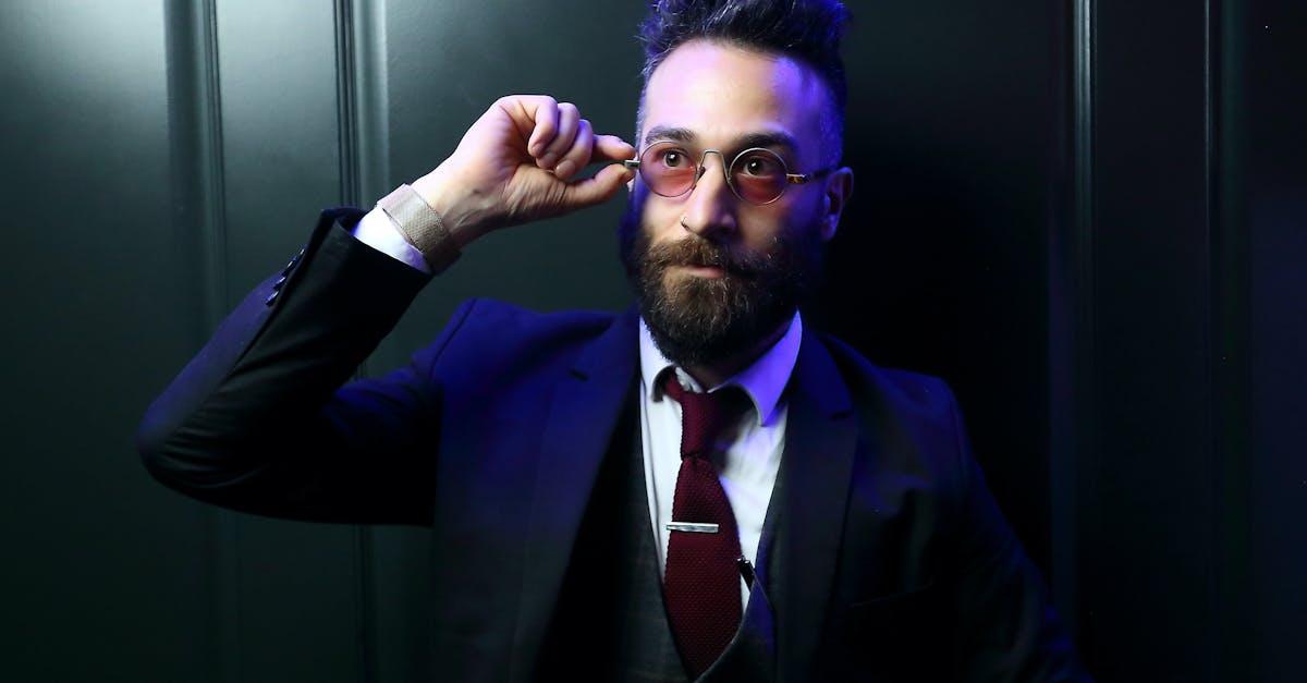 découvrez le concept d'alpha male, explorant les traits de personnalité, les comportements et l'importance de cette figure charismatique dans les dynamiques sociales. apprenez comment cultiver la confiance et l'assurance pour développer votre propre leadership.