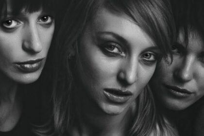 découvrez l'attrait irrésistible d'un regard captivant, une expression qui révèle des émotions profondes et attire l'attention. plongez dans l'art de communiquer sans mots à travers le pouvoir du regard.