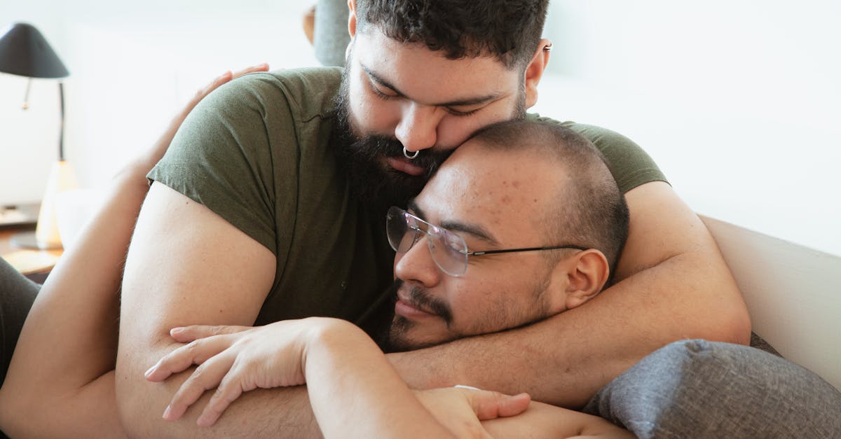 découvrez l'importance de l'attachement émotionnel, un lien profond qui influence nos relations et notre bien-être. apprenez à en reconnaître les signes, à renforcer vos connexions affectives et à mieux comprendre vos émotions pour favoriser des relations plus saines et épanouissantes.