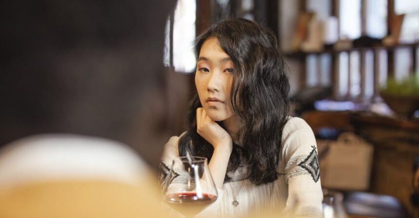 découvrez nos conseils essentiels pour réussir votre premier rendez-vous. apprenez à créer une atmosphère détendue, à engager des conversations passionnantes et à faire bonne impression, pour un moment inoubliable.