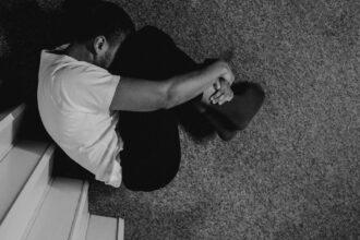 découvrez les fondements de la psychologie masculine, explorez les comportements, les émotions et les motivations des hommes. apprenez à mieux comprendre les défis psychologiques auxquels ils font face et comment cela influence leurs relations et leur vie quotidienne.