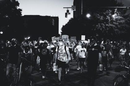 découvrez le concept du one-night stand : une aventure éphémère sans attaches, où passion et désirs se rencontrent pour une nuit inoubliable. explorez les règles, les attentes et les expériences d'une rencontre fugace.