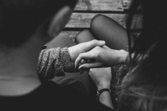 découvrez les clés d'une relation épanouissante : communication, confiance et respect. explorez nos conseils pour renforcer vos liens affectifs et naviguer à travers les défis relationnels avec sagesse.