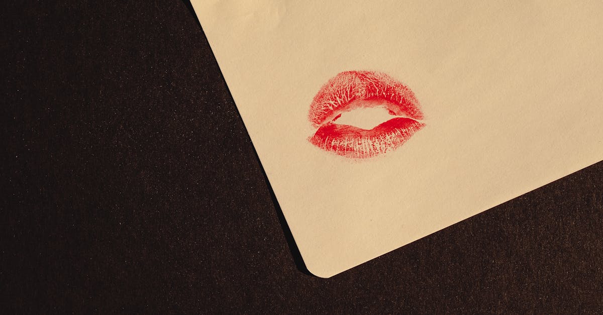 découvrez l'art de la séduction avec nos conseils et astuces pour charmer et captiver. apprenez à développer votre confiance en vous et à nouer des connexions authentiques. embarquez dans un voyage passionnant vers la maîtrise de la séduction.