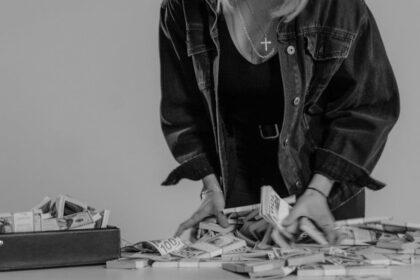 découvrez l'art de la séduction à travers des conseils pratiques, des techniques éprouvées et des réflexions profondes sur l'attirance. explorez les secrets pour captiver et charmer, que ce soit dans les relations amoureuses ou les interactions sociales.