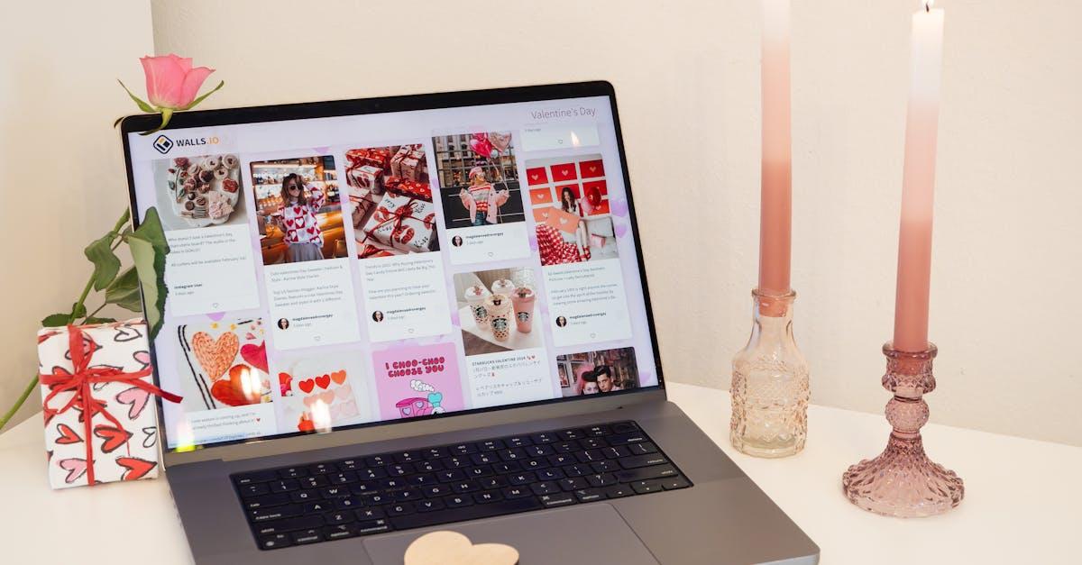 découvrez l'univers de la romance au travail, où les relations professionnelles peuvent se transformer en histoires d'amour passionnantes. explorez les défis et les joies d'une romance de bureau tout en naviguant dans les dynamiques du monde professionnel.
