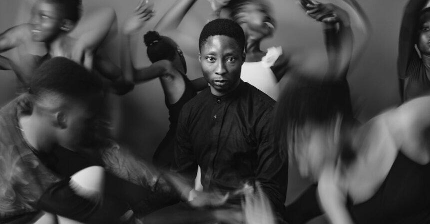 découvrez l'art du charisme : améliorez votre confiance en vous, établissez des connexions authentiques et inspirez les autres grâce à des techniques éprouvées. apprenez à rayonner dans vos interactions personnelles et professionnelles.