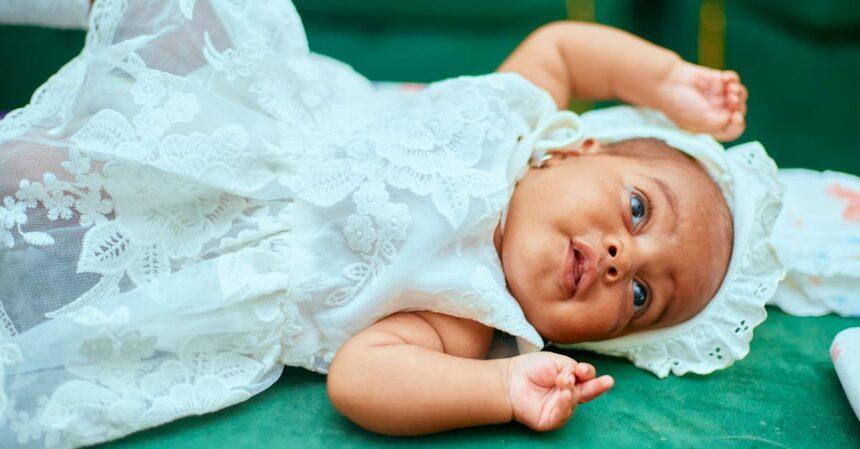 découvrez l'histoire passionnante de 'cursed love', une romance tragique entre deux âmes amoureuses condamnées par un destin implacable. plongez dans un monde envoûtant où l'amour et la malédiction s'entremêlent, en explorant des thèmes de sacrifice, de désir et de rédemption. un récit captivant qui vous tiendra en haleine jusqu'à la dernière page.