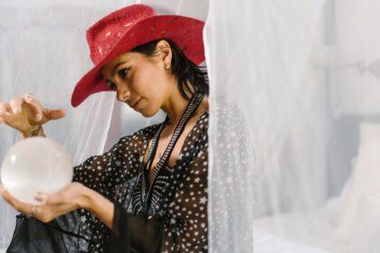 découvrez l'essence de l'intuition féminine, un instinct puissant qui guide les femmes à travers les défis de la vie quotidienne. apprenez à écouter et à développer cette capacité innée pour prendre des décisions éclairées et renforcer votre bien-être personnel.
