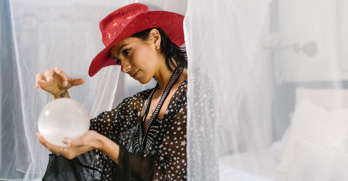 découvrez l'essence de l'intuition féminine, un instinct puissant qui guide les femmes à travers les défis de la vie quotidienne. apprenez à écouter et à développer cette capacité innée pour prendre des décisions éclairées et renforcer votre bien-être personnel.