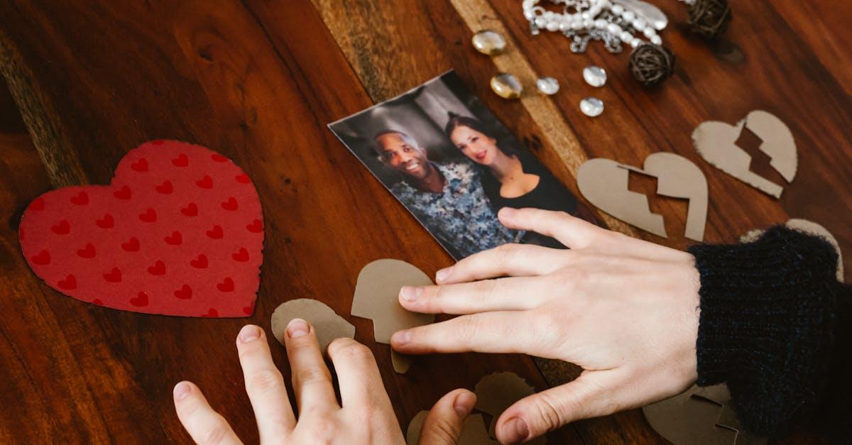 découvrez les nuances de la peine de cœur à travers des récits poignants, des conseils pour guérir et des réflexions sur l'amour perdu. explorez les émotions complexes qui accompagnent la rupture et trouvez des pistes pour aller de l'avant.