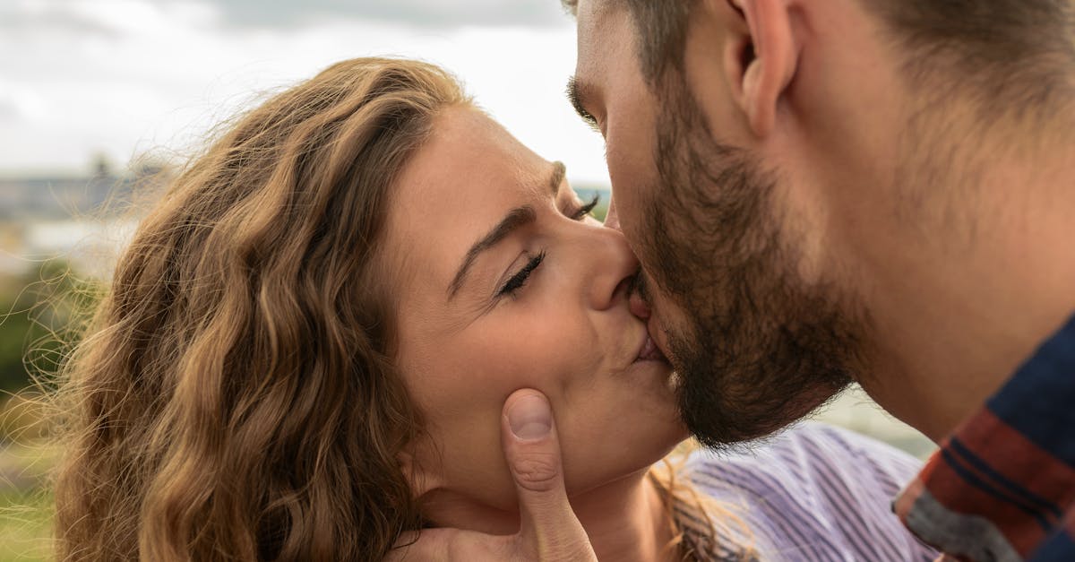 découvrez comment trouver votre partenaire idéal : conseils, astuces et clés pour bâtir une relation épanouissante et durable. explorez les traits à rechercher et les erreurs à éviter pour attirer l'amour qui vous correspond.