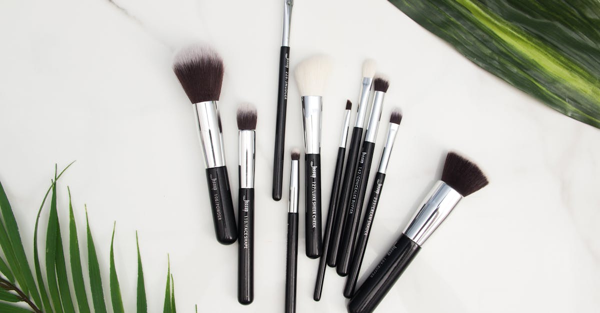 découvrez l'univers du maquillage avec des astuces, des tendances et des techniques pour sublimer votre beauté naturelle. explorez des conseils sur les produits, les looks et les maquillages pour toutes les occasions.