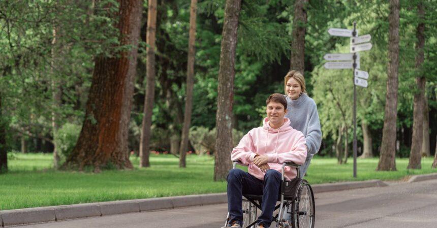 découvrez les attitudes masculines en amour : explorez les différents comportements, émotions et réflexions qui façonnent la façon dont les hommes vivent leurs relations amoureuses. plongez dans l'univers des sentiments masculins et comprenez leur approche unique de la romance.