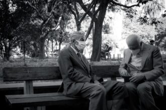 découvrez les conseils et astuces pour réussir vos rencontres avec des hommes plus âgés, construire des relations enrichissantes et profiter pleinement de cette expérience unique.