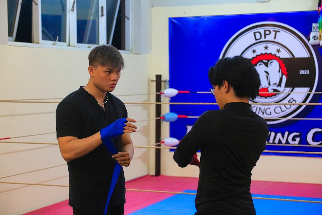 guide complet pour débutants sur le fisting : conseils, techniques et précautions pour une pratique en toute sécurité et respect.